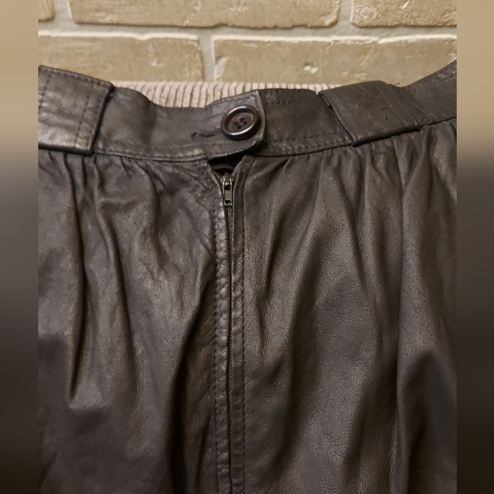 Chic leather Black Midi Skirt - Picture 5 of 12